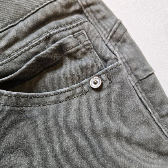 Democracy Shorts Women's 8 Absolution Technology Stretch Grey Gray Casual Cotton - Picture 4 of 9